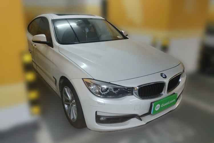 Used BMW 3 Series GT 2013 320i Leading Model Front Right 45 Deg
