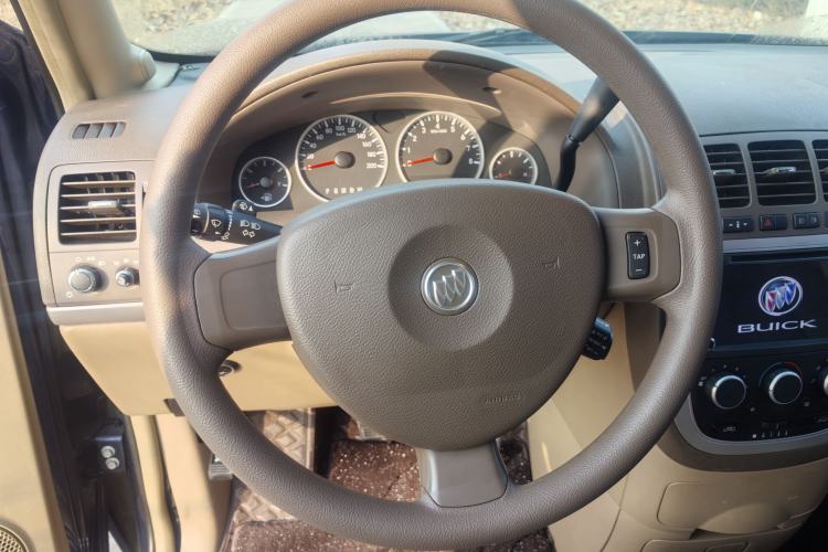 Used Buick GL8 2014 2.4L Classic Edition
