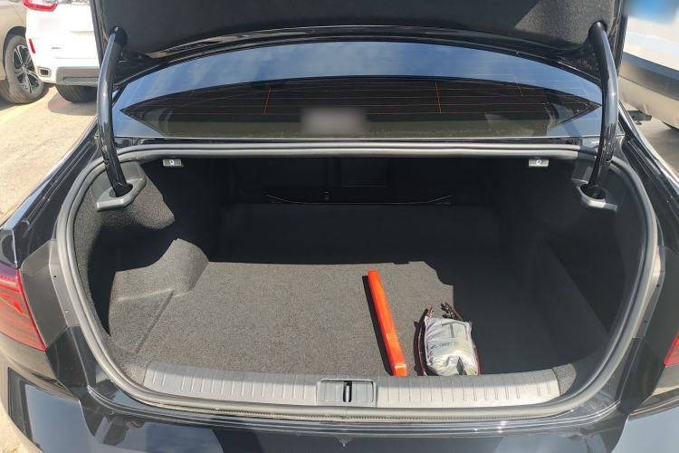 Used Volkswagen Magotan 2023 2 Million Units Commemorative Edition 330TSI DSG Luxury Version Trunk