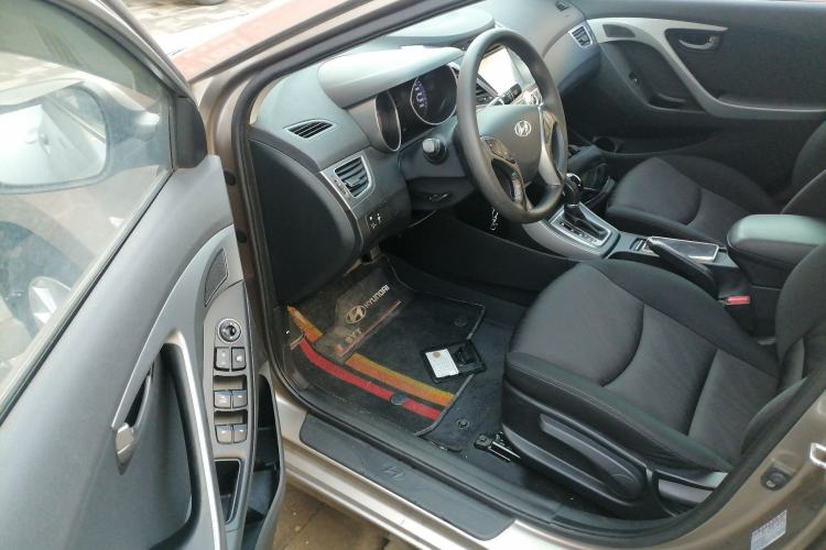 Used Hyundai Elantra (5th Generation / Langdong) 2016 1.6L Automatic Smart Version
