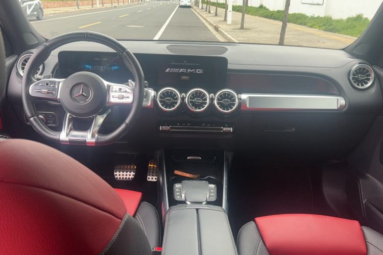 Used Mercedes-Benz GLB AMG 2022 AMG GLB 35 4MATIC Center Console