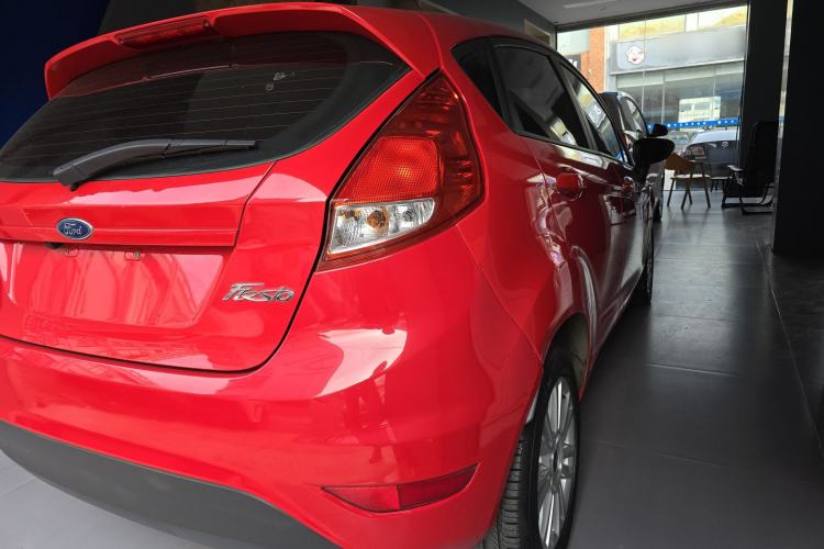 Used Ford Fiesta 2013 Hatchback 1.5L Automatic Fashion Edition
