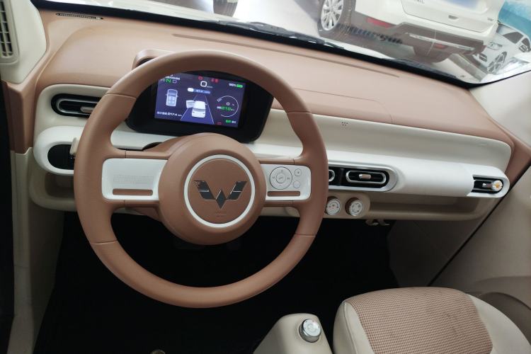 Used Wuling Hongguang MINIEV 2024 3rd Generation 215km Youth Edition Center Console