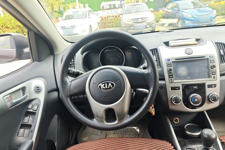 Used Kia Forte 2014 1.6L MT GL
