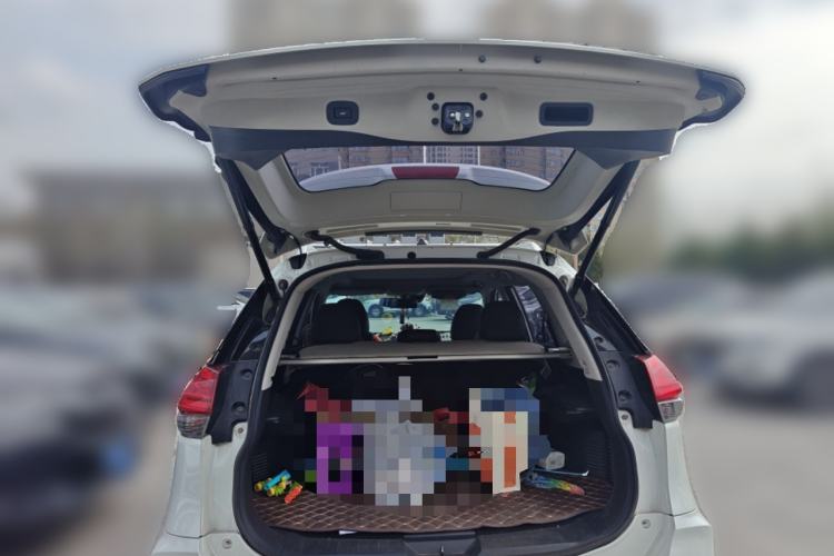 Used Nissan X-Trail 2017 2.5L CVT Luxury Edition 4WD Trunk