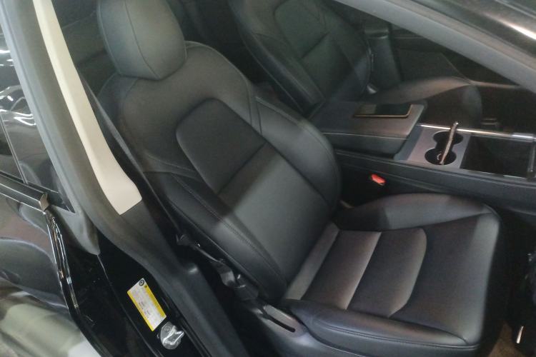 Used Tesla Model Y 2022 Long-Range All-Wheel-Drive Version