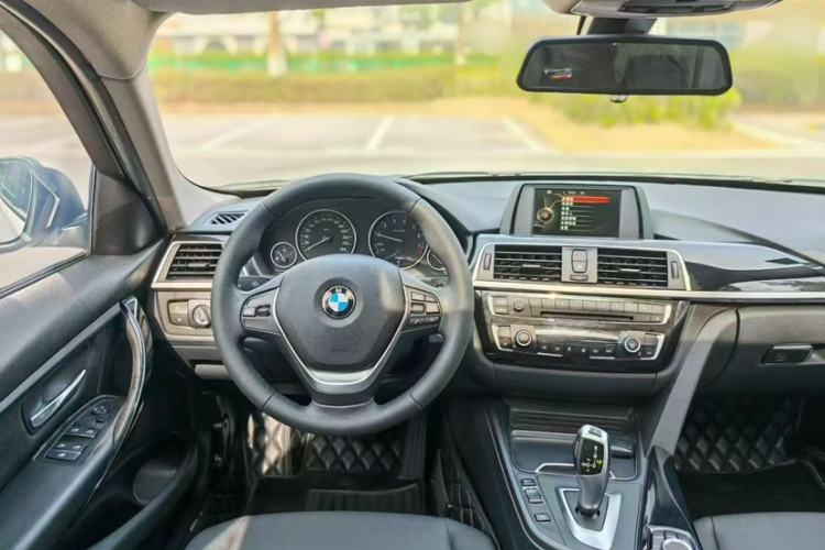 Used BMW 3 Series 2017 318i Fashion Model