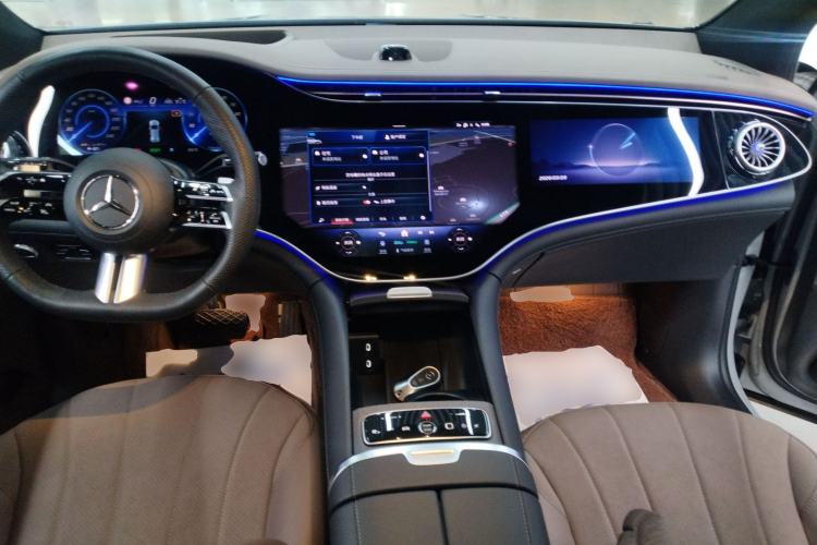 Used Mercedes-Benz EQE SUV 2023 500 4MATIC Center Console