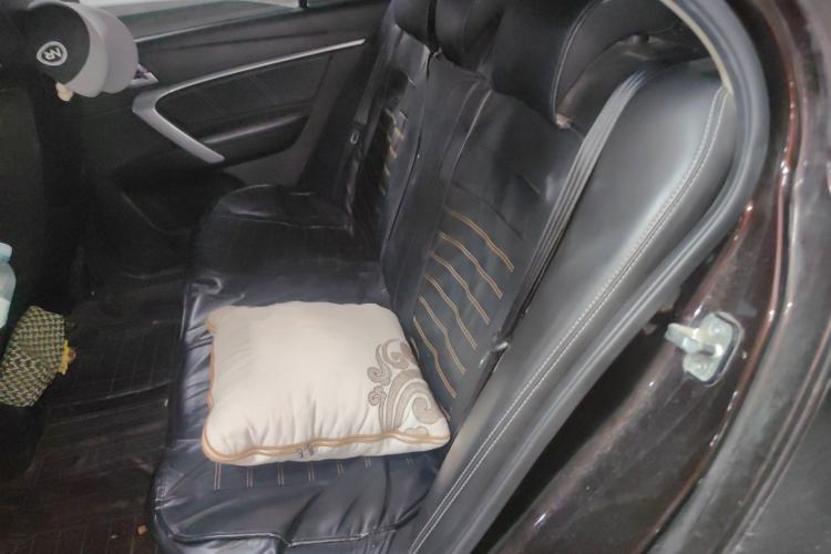 Used Geely Auto Emgrand 2017 Sedan Million Edition 1.5L CVT Upward Version Left Rear Seat