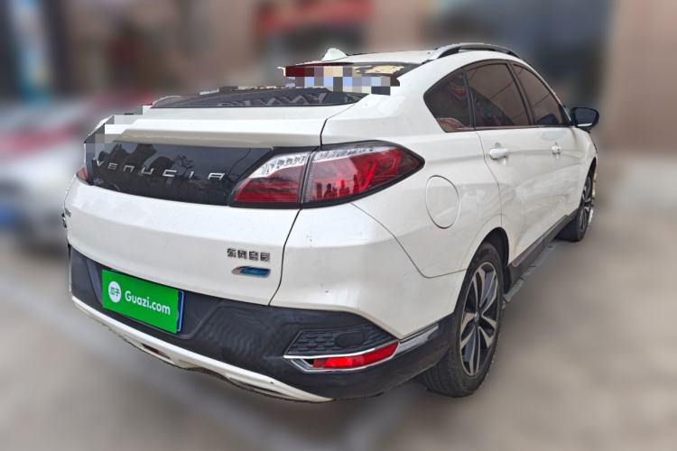 Used Venucia T90 2018 2.0L CVT Smart Connect Luxury Edition China V Standard