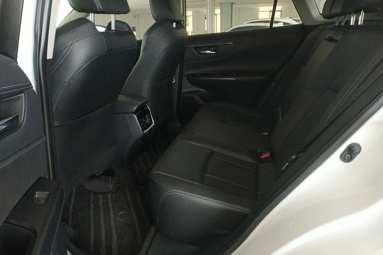 Used Toyota Harrier 2022 2.0L CVT Two-Wheel Drive Luxury Edition
