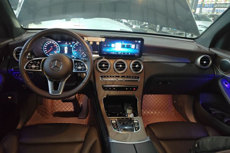 Used Mercedes-Benz GLC 2021 GLC 260 L 4MATIC Luxury Model Center Console