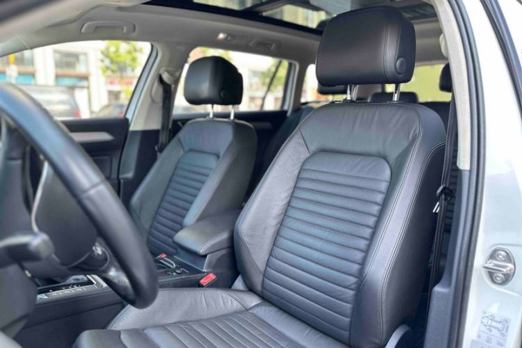 Used Volkswagen Variant 2018 380TSI Two-Wheel Drive Comfort Edition
