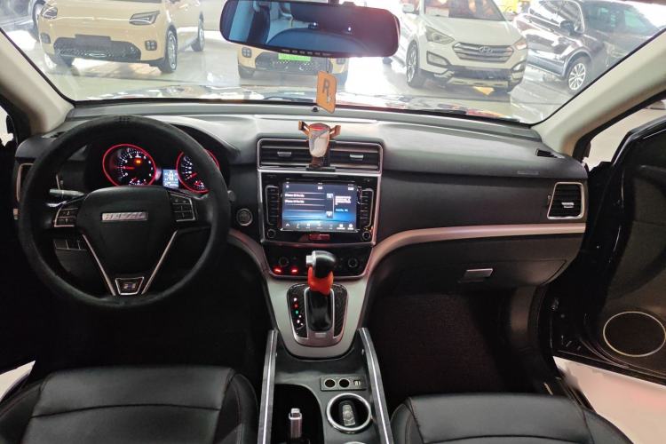Used Haval H6 2017 Blue Label Sport Edition 1.5T Automatic Two-Wheel Drive Luxury Model Center Console