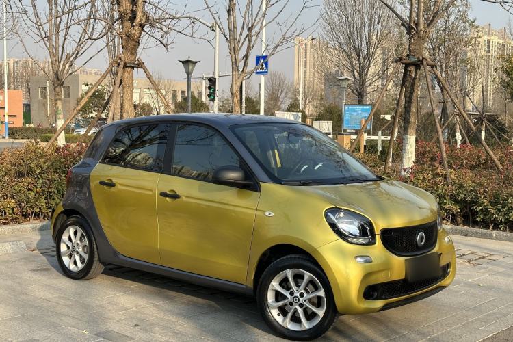 Used smart forfour 2018 1.0L 52 kW Dynamic Edition
