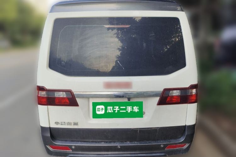 Used Jinbei Gold Hiace M Classic 2022 1.5L Travel Lion Passenger Van 6 Seats
