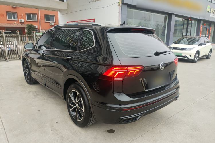 Used Volkswagen Tiguan L 2024 Outstanding Model 300TSI Automatic Two-Wheel Drive Longteng Edition Rear Left 45 Deg