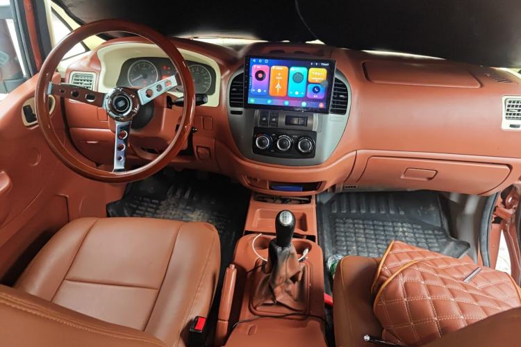 Used FORTHING Lingzhi 2013 M3 1.6L 7-Seater Comfort Model Center Console