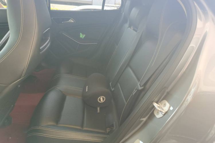 Used Mercedes-Benz GLA 2016 GLA 200 Fashion Model Left Rear Seat