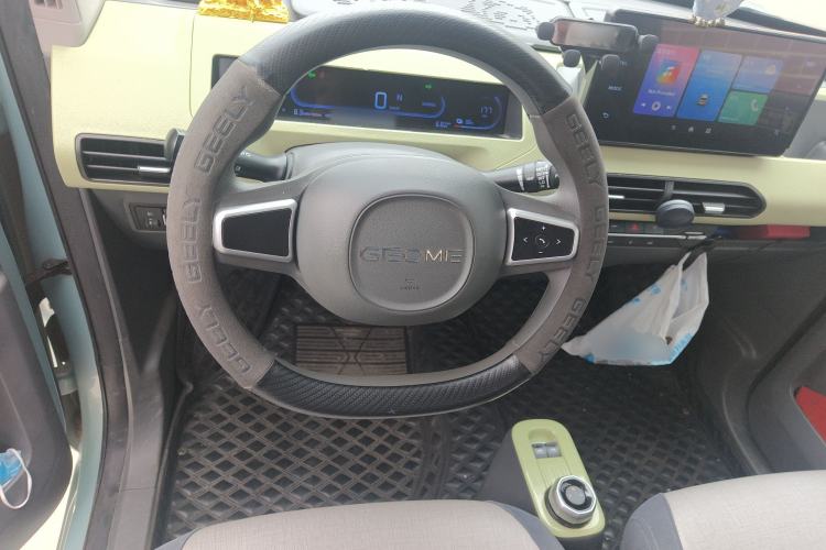 Used Geely Galaxy Panda 2023 Panda Mini 200km Endurance Bear
