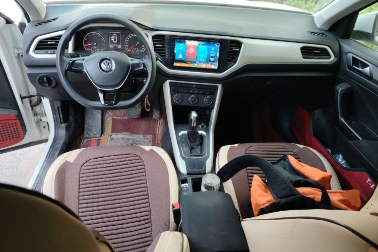 Used Volkswagen T-ROC 2018 230TSI DSG Two-Wheel Drive Fashion Edition China V Standard