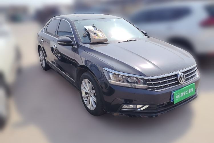 Used Volkswagen Passat 2017 330TSI DSG Luxury Edition Front Right 45 Deg