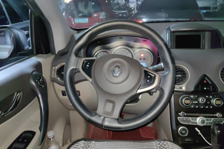 Used Renault Koleos 2013 2.5L Two-Wheel Drive Comfort Edition Steering Wheel