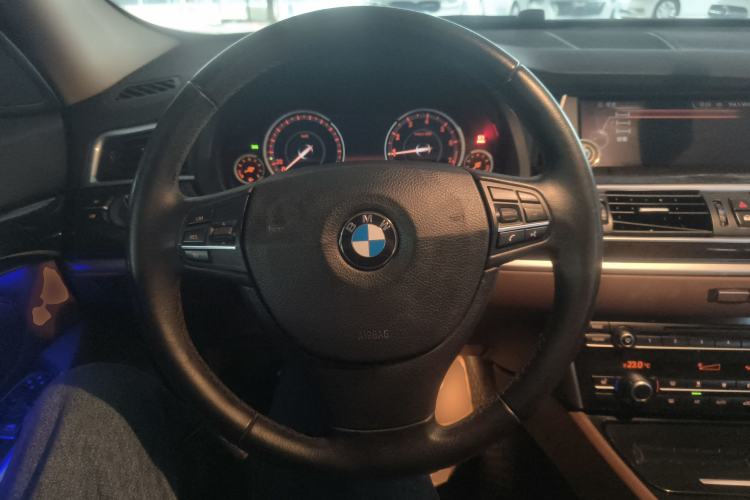Used BMW 5 Series GT 2015 528i Leading Model
