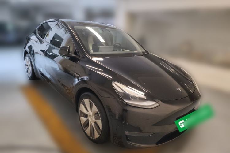 Used Tesla Model Y 2021 Standard Range Rear-Wheel Drive Version Front Right 45 Deg