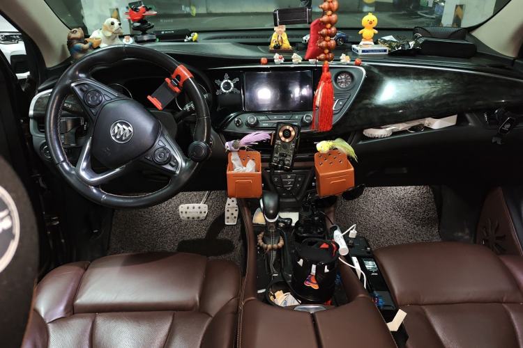 Used Buick Envision 2014 28T All-Wheel-Drive Versatile Sports Flagship Edition Center Console