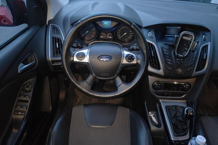 Used Ford Focus 2012 Hatchback 1.6L Manual Fashion Edition

