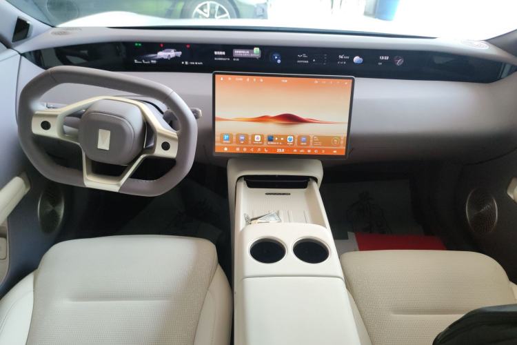 Used Avatr 06 2025 Pro All-Electric Version Center Console