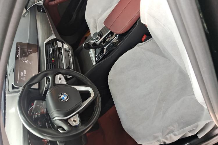 Used BMW 5 Series 2022 Second Facelift 530Li Leading Edition Luxury Package Left Front Seat