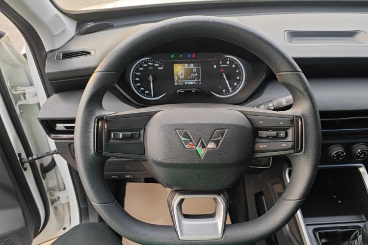 Used Wuling Alvez 2022 1.5L Manual Free-Style Model