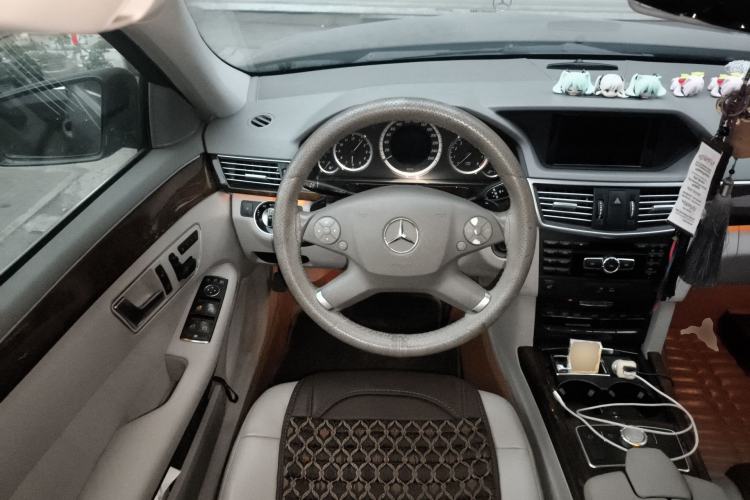 Used Mercedes-Benz E-Class 2013 E 300 L Elegant Model Steering Wheel