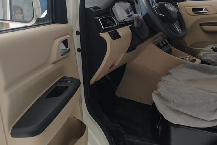 Used Kuayue Kuayue Xing V5 EV 2025 Model Smart-Enjoy Bus, 6 Seats, CATL
