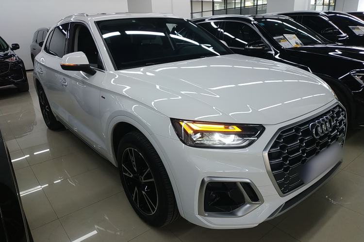 Used Audi Q5L 2022 40T Fashionable and Dynamic Model
