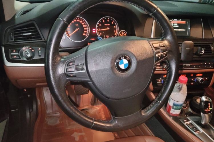 Used BMW 5 Series 2014 525Li Leading Model
