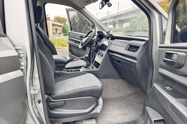 Used Wuling Hongguang PLUS 2020 1.5L Manual Standard Edition 7-Seater
