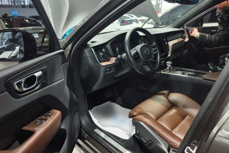 Used Volvo XC60 2021 T5 4x4 Smart Luxury Edition