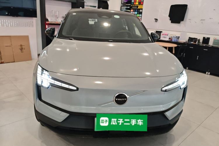 Used Volvo EX30 2025 Rear-Drive Long-Range Plus Model Front