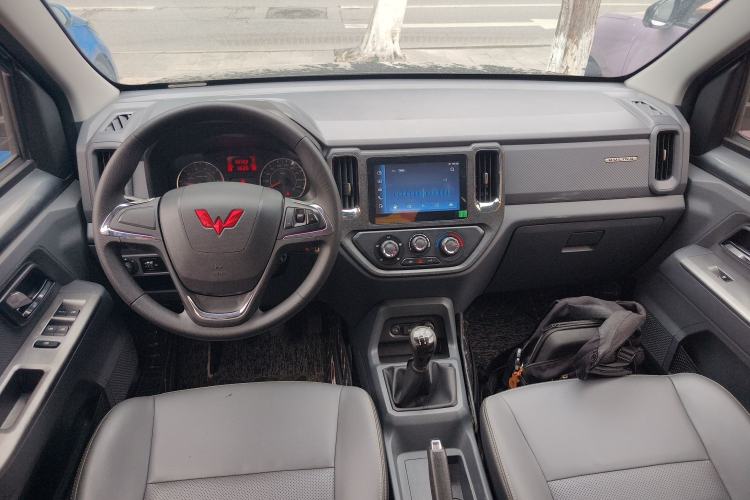 Used Wuling Zhengtu 2021 1.5L Adventure LAR Center Console