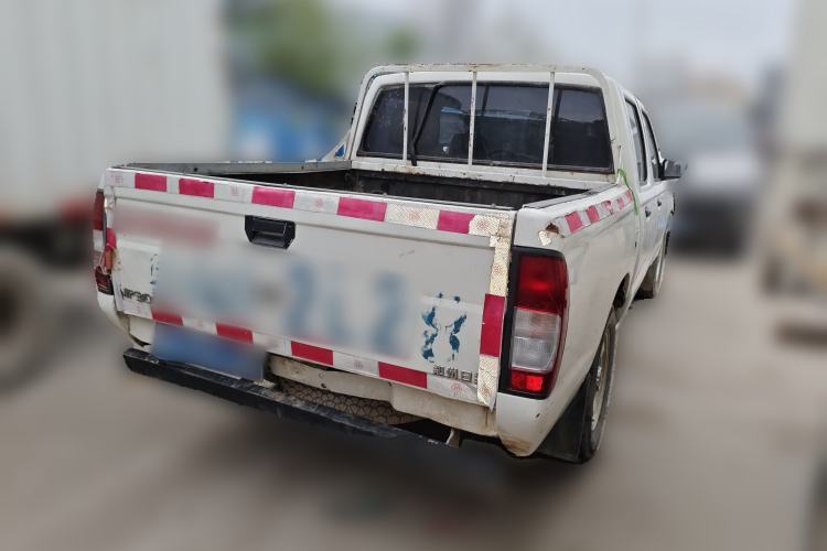 Used Nissan D22 2013 2.4L Gasoline Two-Wheel-Drive Standard Model