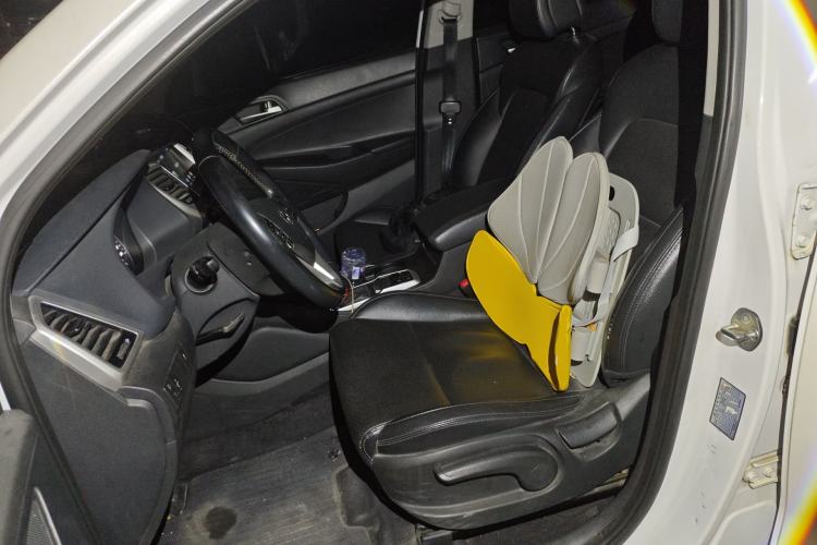 Used Hyundai Tucson 2015 1.6T Dual-Clutch Two-Wheel-Drive Smart Model Left Front Seat