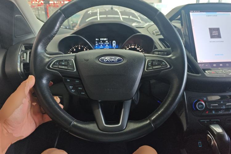 Used Ford Kuga 2019 EcoBoost 180 Two-Wheel-Drive Titanium Plus Model China VI Standard Steering Wheel