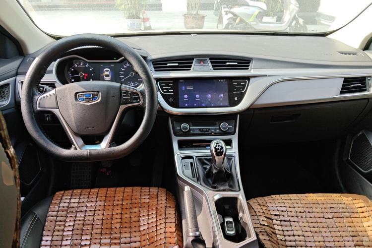 Used Geely Auto Emgrand GL 2018 1.8L Manual Elite Smart Connectivity Version Center Console