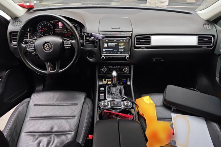 Used Volkswagen Touareg 2017 3.0 TSI Touareg Model Center Console