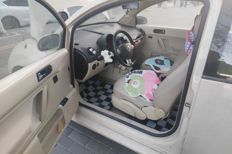 Used Volkswagen Beetle 
