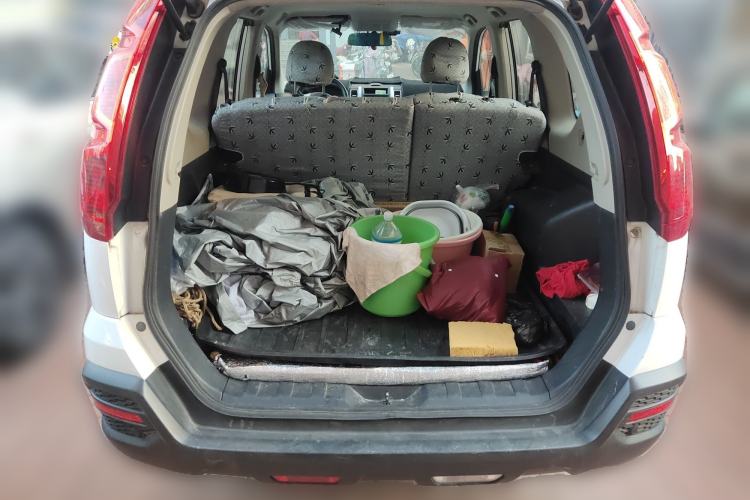 Used Dongfeng Fengdu MX6 2016 2.0L Manual Two-Wheel Drive Navigation Edition Trunk