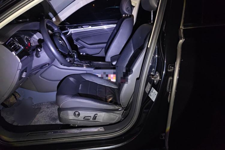 Used Volkswagen Phideon 2018 380TSI Two-Wheel Drive Business Edition Left Front Seat